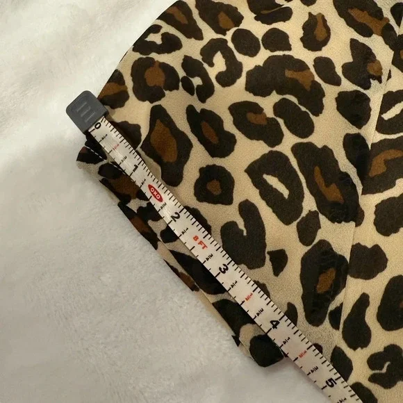 3/$20 Gymboree Girls Leopard Print Button-Up Top - Size 6 Brown Animal Print - Picture 3 of 6